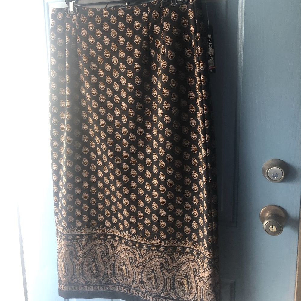 Pencil Skirt w/Kick Pleat Paisley Border